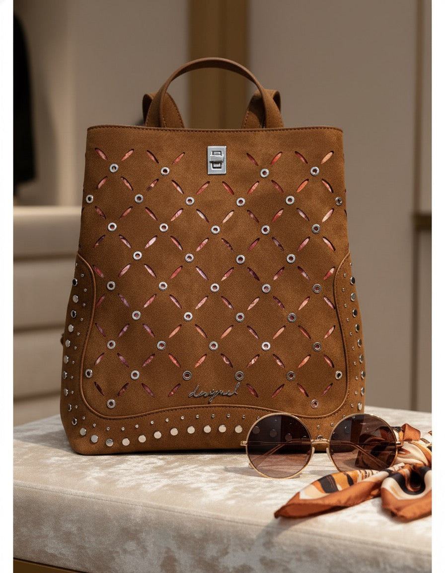 Desigual – Модерна дамска раница в кафяво с геометричен дизайн