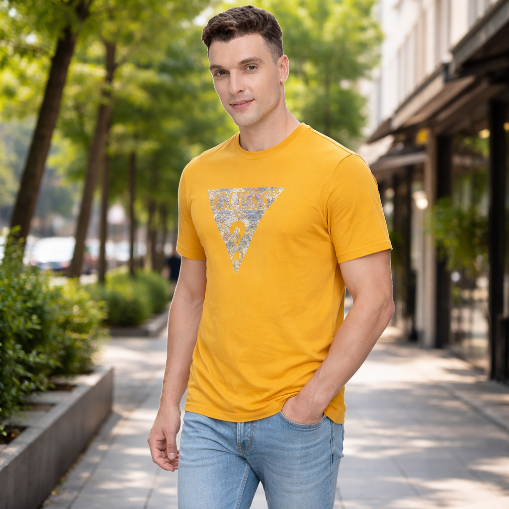 GUESS Triangle Gel Print Tee - Мъжка Тениска с Къс Ръкав
