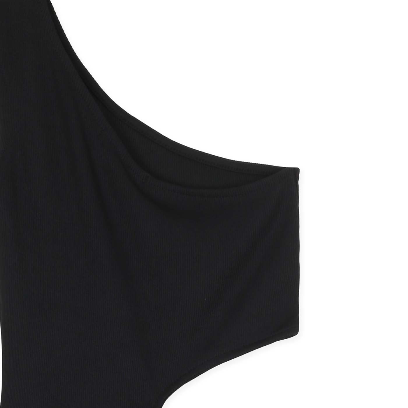 SISTERS POINT – GASH Dress в Черно със Секси Изрязани Детайли