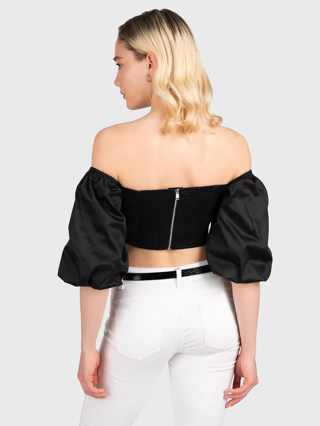 GUESS Off Shoulder Cropped Jun Shirt – Дамска Къса Блуза с Оголени Рамене