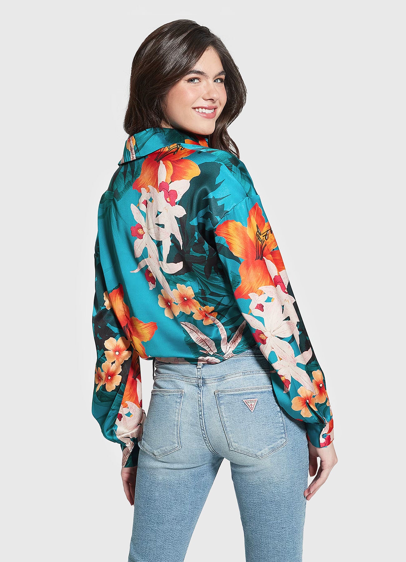 GUESS Bowed Jun Shirt – Дамска Сатенена Риза с Флорален Принт
