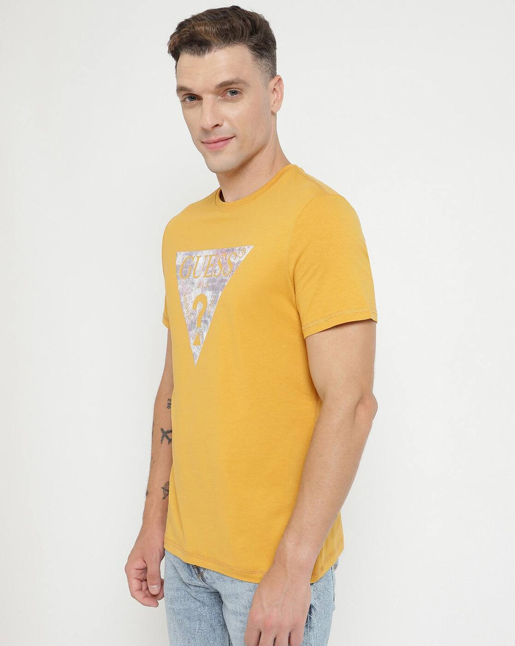 GUESS Triangle Gel Print Tee - Мъжка Тениска с Къс Ръкав