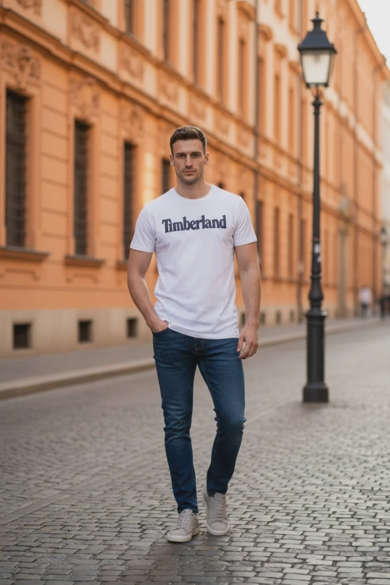 Timberland - Бяла Тениска с Къс Ръкав и Тъмносиньо Лого